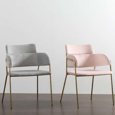 Restaurant Silla de comedor de tela Pink Armrest Luxury Pink Dining Velvet  Chair with gold metal legs